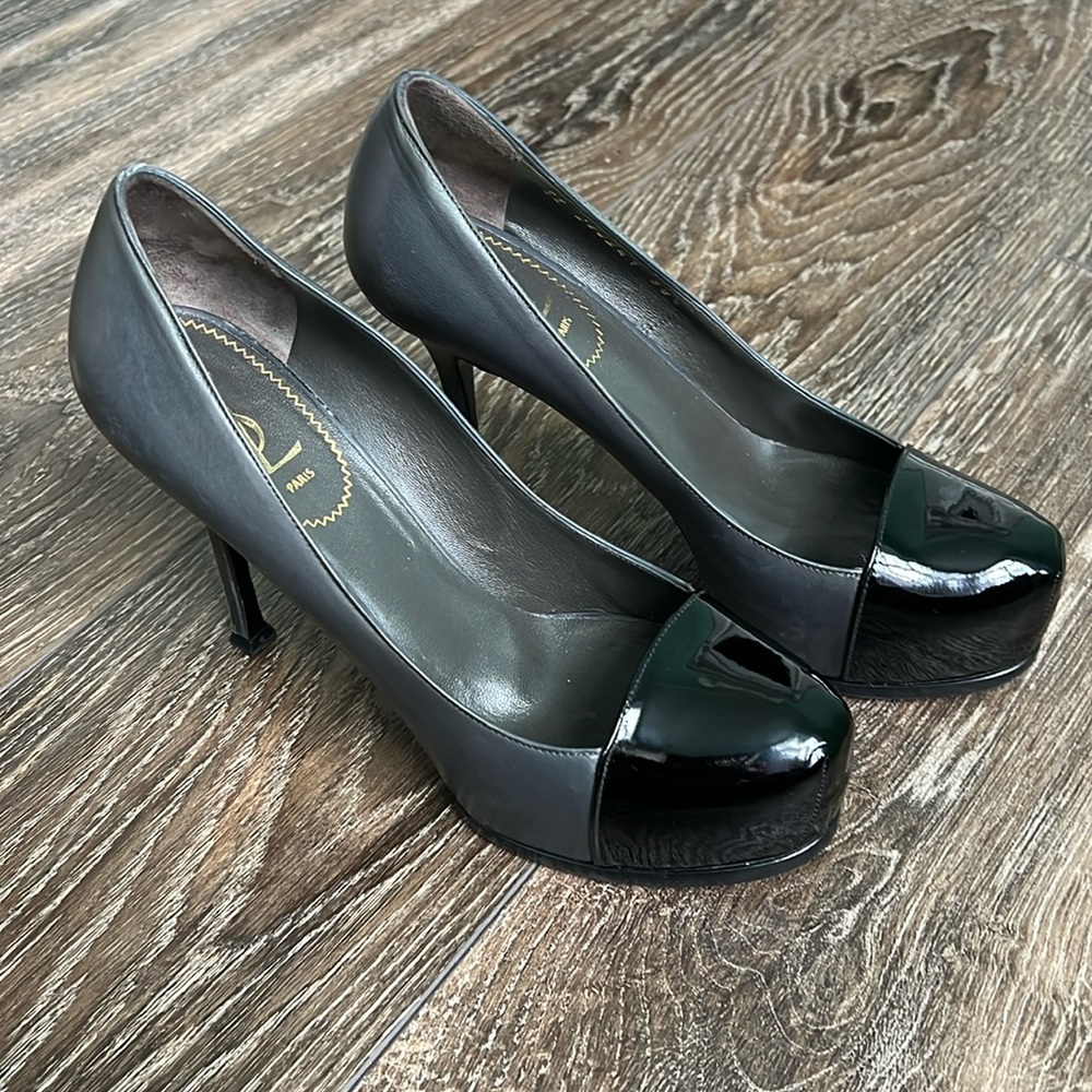 Yves Saint Laurent Pumps